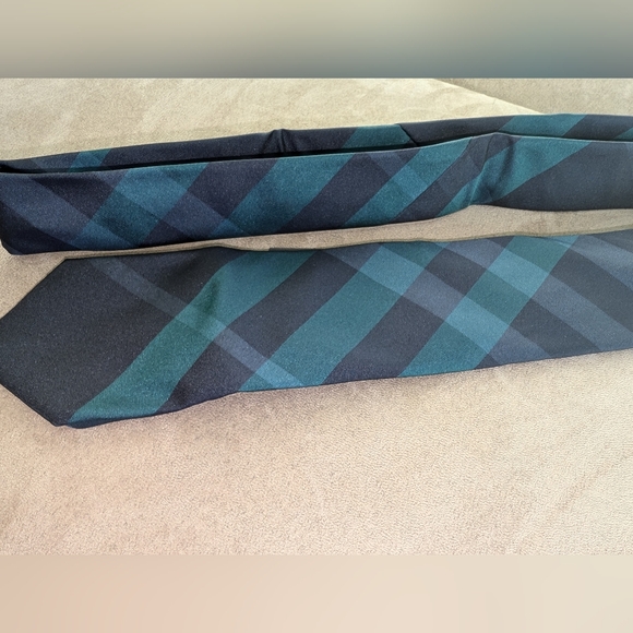 Burberry Silk Check Tie - Picture 2 of 8
